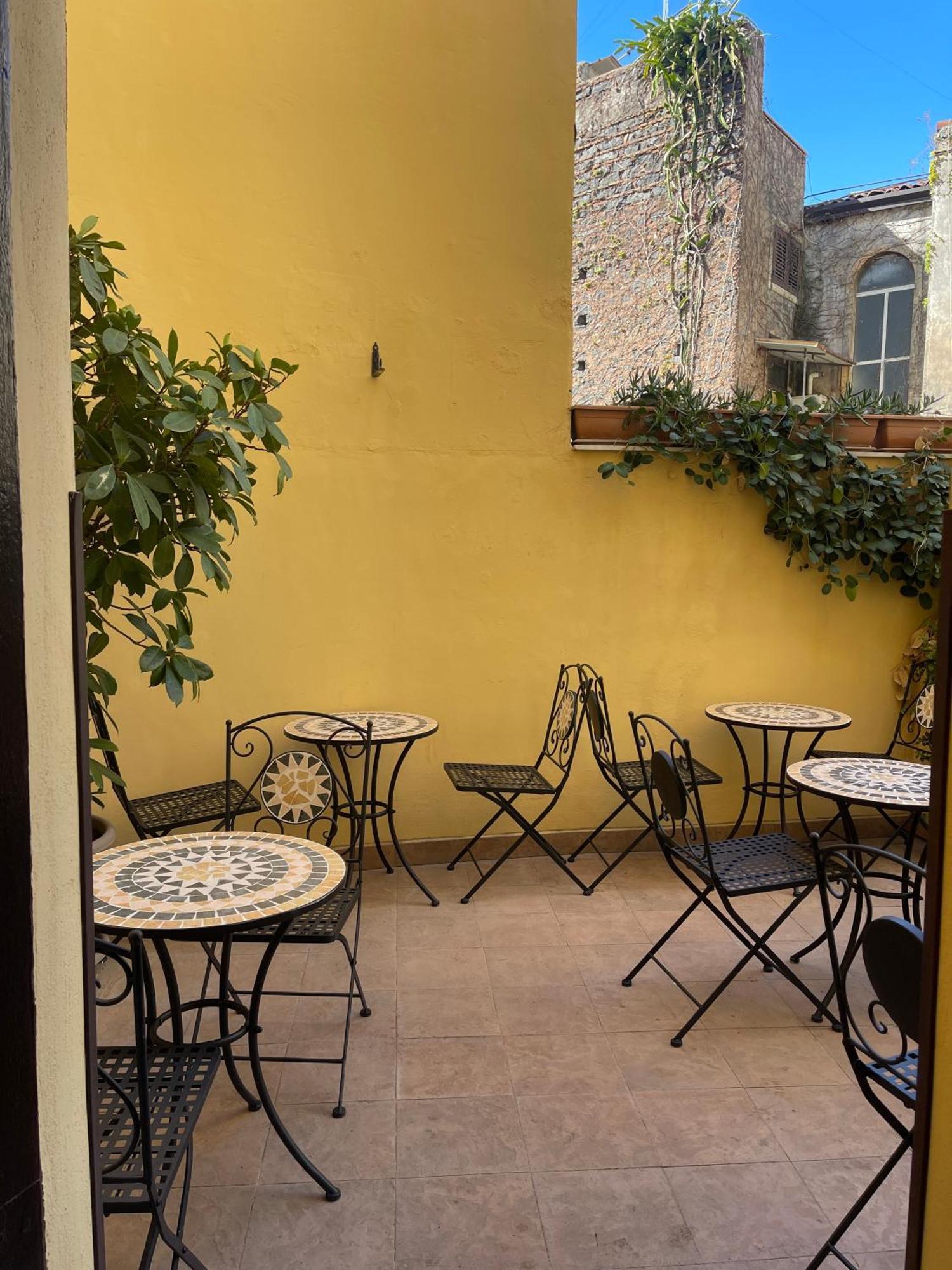 Hotel Umberto House CTA Exterior foto