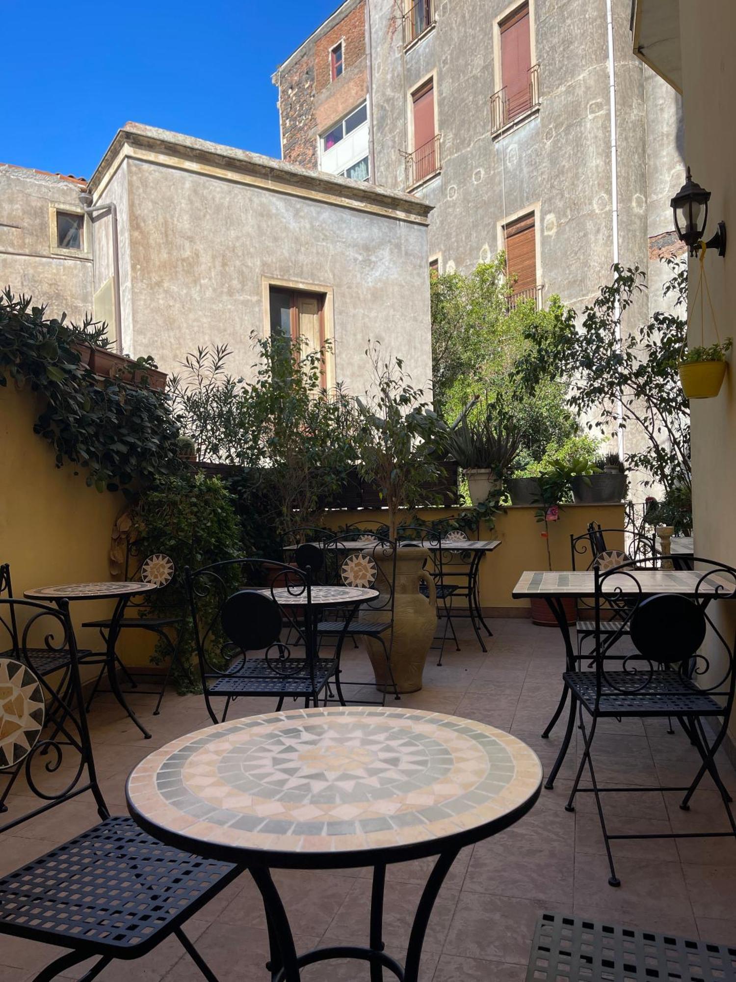 Hotel Umberto House CTA Exterior foto